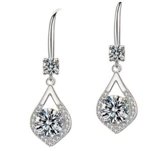 *CERTIFIED* Gorgeous 1 CT Moissanite Diamond Dangle Silver Earrings